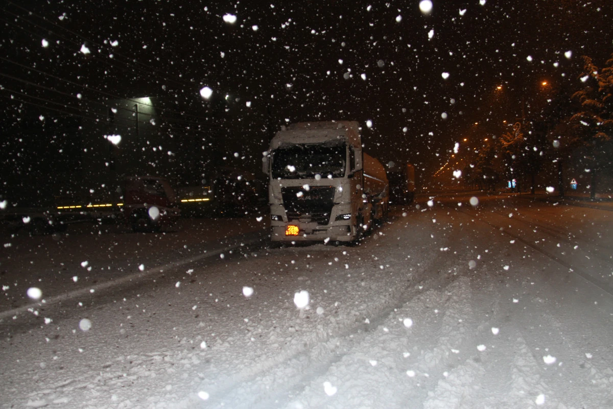 Beyşehir'de hafta sonu karla karışık yağmur,pazar g&uuml;n&uuml; sis var