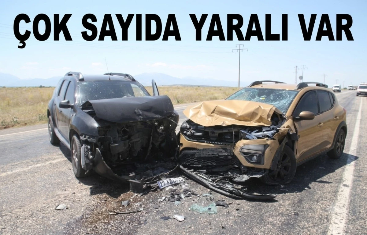 Beyşehir&rsquo;de iki ara&ccedil; kafa kafaya &ccedil;arpıştı, 9 kişi yaralandı