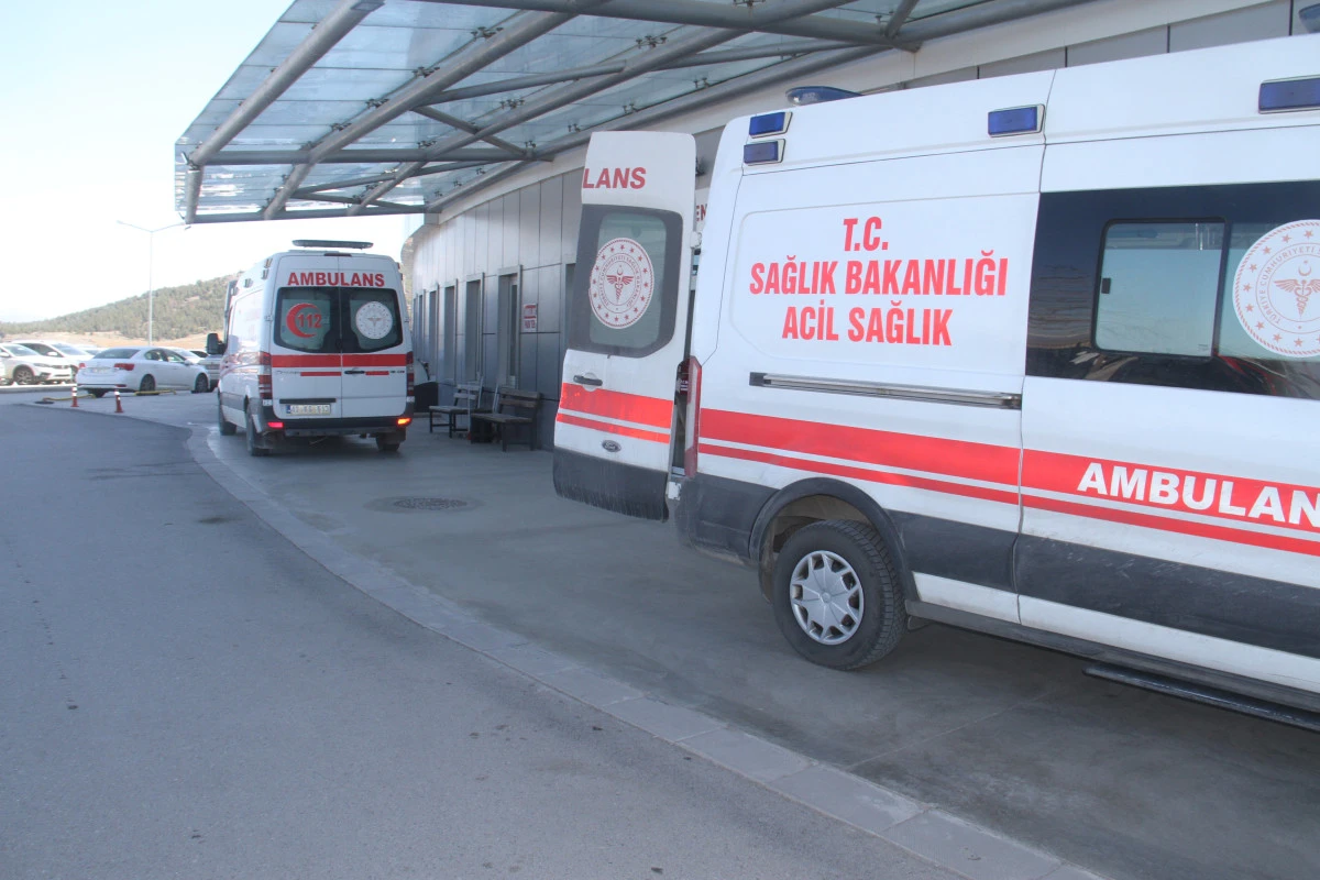 Beyşehir'de inşaattan d&uuml;şen yabancı uyruklu kişi yaralandı