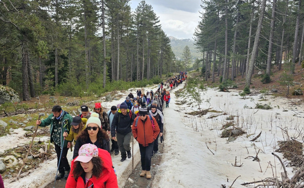 Beyşehir&rsquo;de karda doğa y&uuml;r&uuml;y&uuml;ş&uuml; coşkusu!