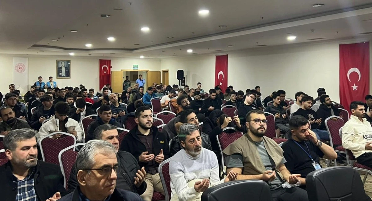 Beyşehir&rsquo;de &uuml;niversiteli &ouml;ğrenciler kandili yurtta karşıladı