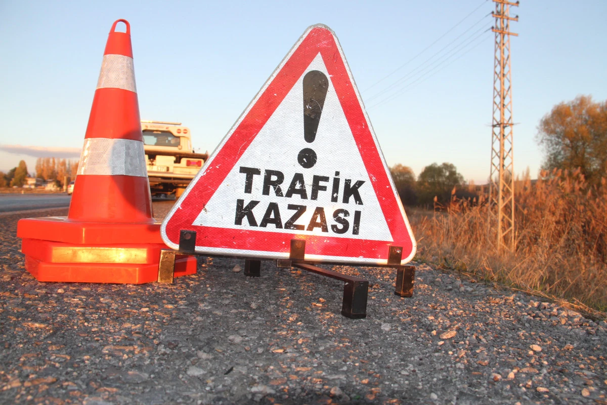 Beyşehir&rsquo;deki kazada 2 s&uuml;r&uuml;c&uuml; yaralandı