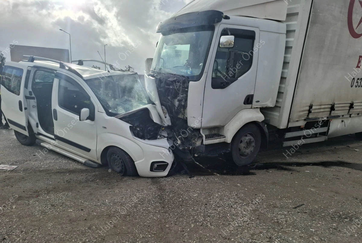 Beyşehir'deki peş peşe kazalarda 7 kişi yaralandı