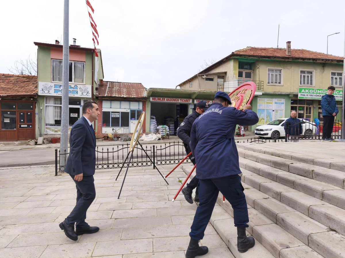 &Ccedil;anakkale şehitleri H&uuml;y&uuml;k&rsquo;te dualarla anıldı