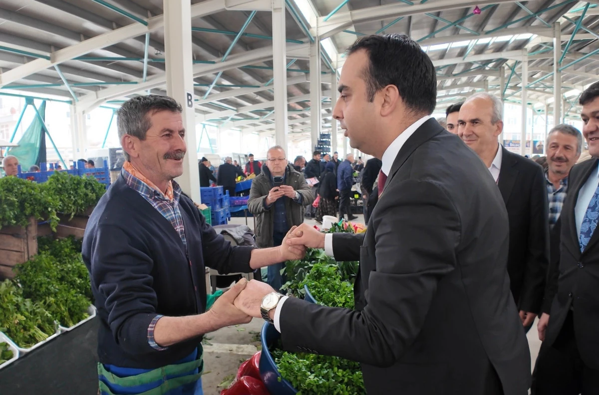 CHP&rsquo;den Beyşehir&rsquo;de pazarcı esnafıyla sıcak temas