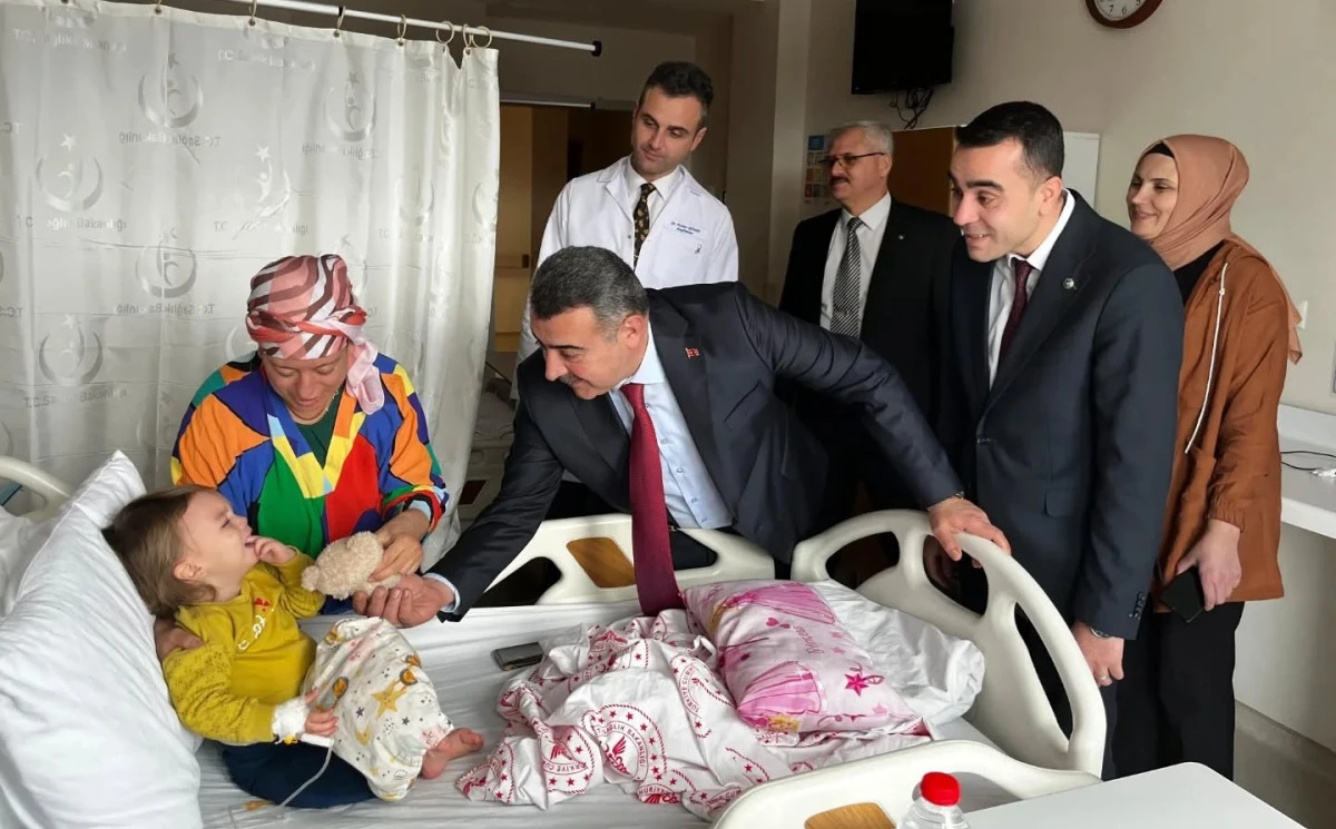 &Ccedil;ocuklara oyuncak, ailelere moral