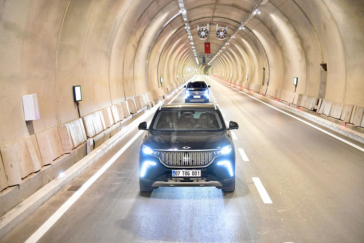 Demirkapı T&uuml;neli ile Akdeniz ve İ&ccedil; Anadolu yakınlaştı!