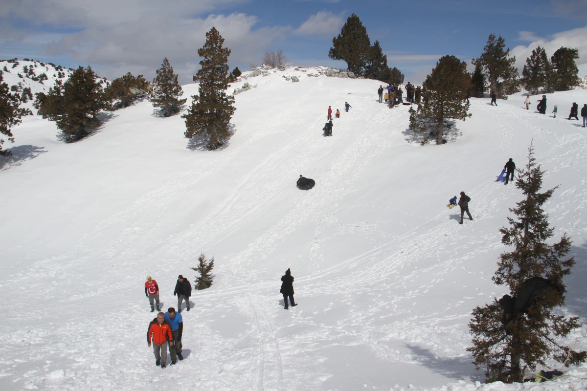 Derebucak'ta eğitime 1 g&uuml;n ara verildi