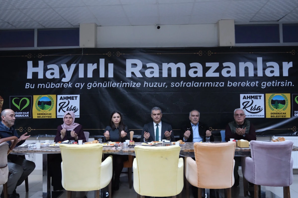 Derebucak'ta kadınlar i&ccedil;in iftar sofrası kuruldu