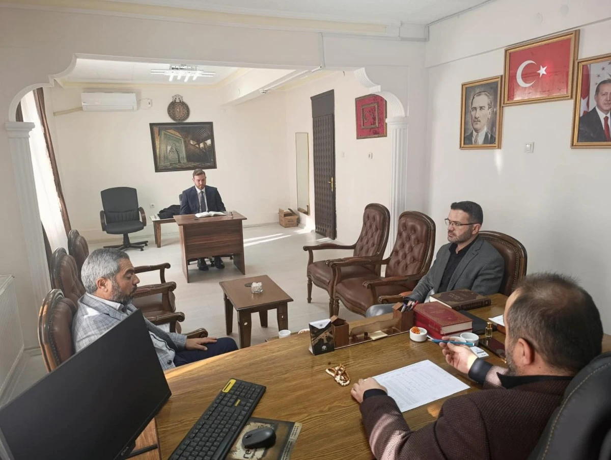 Din g&ouml;revlileri Kur&rsquo;an okuma sınavında ter d&ouml;kt&uuml;