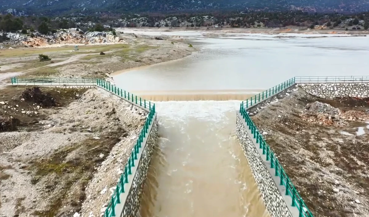 DSİ&rsquo;den &ldquo;karlar eriyor, sular bereket oluyor&rdquo; paylaşımı