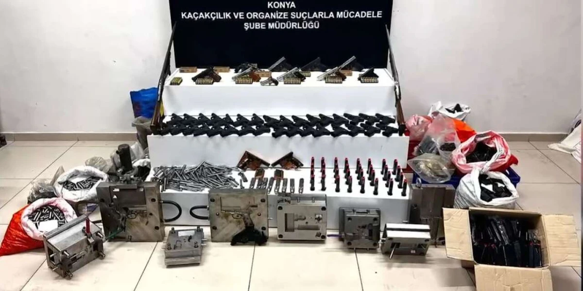 Eş zamanlı baskınlarla yasa dışı silah &uuml;retimine darbe