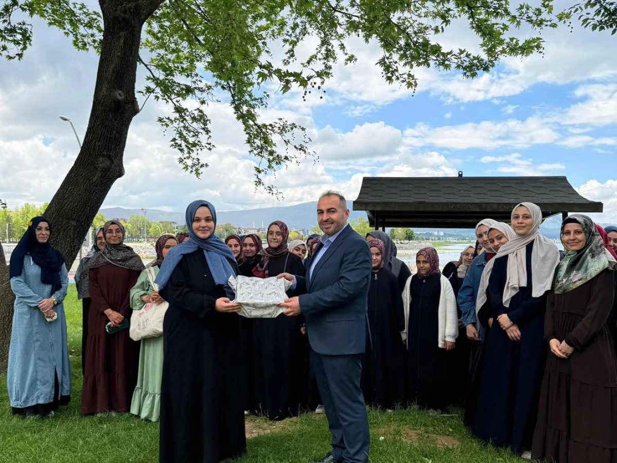 Eşrefoğlu Kız Kur&rsquo;an Kursu&rsquo;ndan Bahar Buluşması