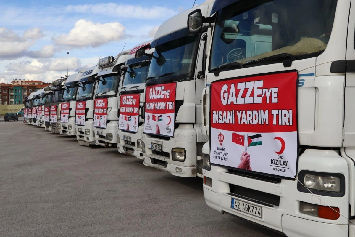 Gazze&rsquo;ye 15 Tır İnsani Yardım Dualarla Uğurlandı