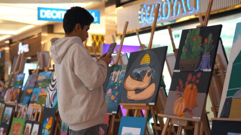 Bilge renkler sergisi, g&ouml;rsel ş&ouml;len oluşturdu