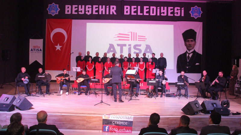 Yeşil&ccedil;am şarkıları kulakların pasını silecek