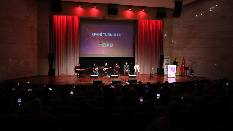 M&uuml;zik &ouml;ğretmenlerinden m&uuml;zik dinletisi