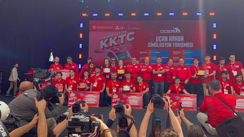 Kaps&uuml;l'&uuml;n desteklediği takım Teknofest KKTC'de &ccedil;ifte &ouml;d&uuml;l sevinci yaşadı