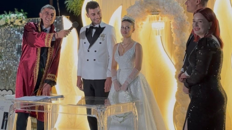 Belediye başkan yardımcısı oğlunun nikahını kıydı