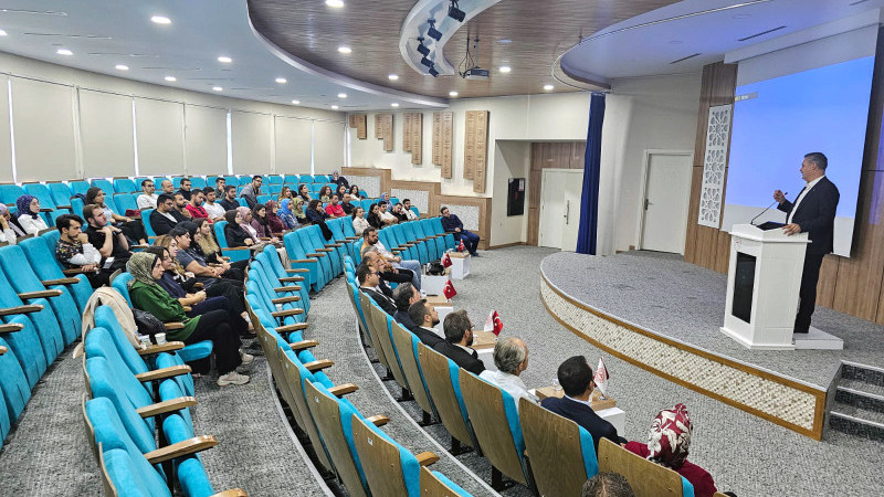 Yeni g&ouml;reve başlayan hekimlere adaptasyon eğitimi