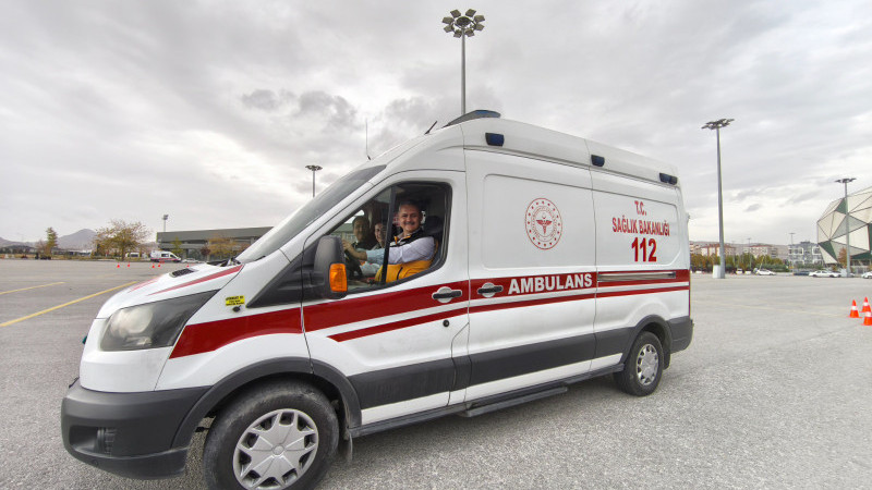 Hayat kurtarmak i&ccedil;in zamanla yarışan kahramanlara &ouml;zel eğitim
