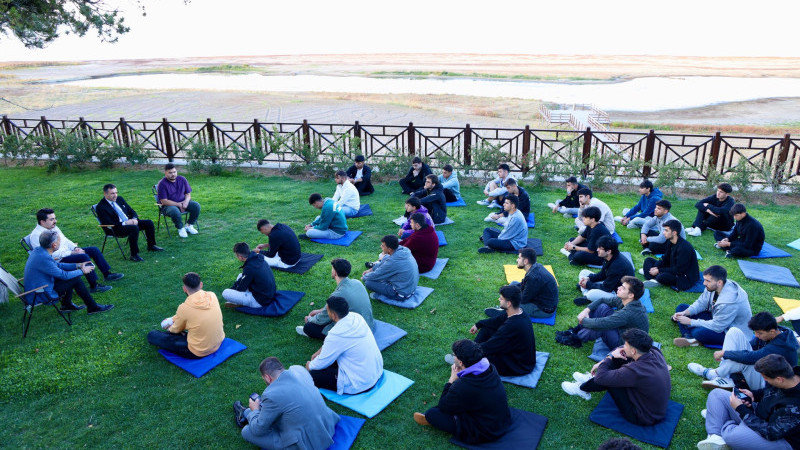 AK Partili gen&ccedil;ler Beyşehir'deki Atabey Gen&ccedil;lik Kampında