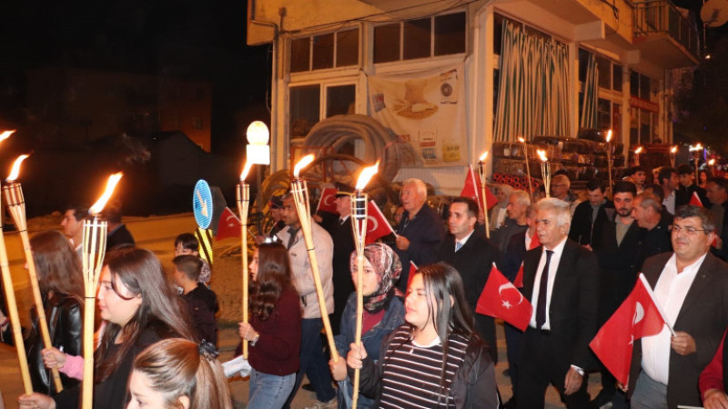 H&uuml;y&uuml;k&rsquo;te cumhuriyet coşkusu bir başka