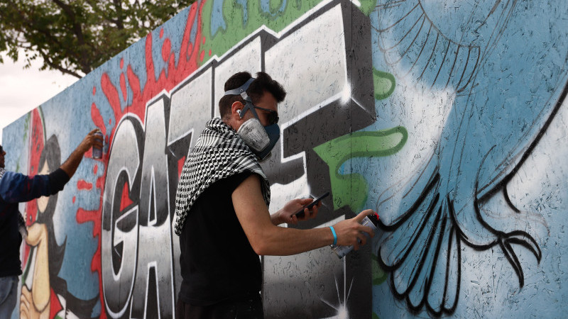 G&ouml;n&uuml;ll&uuml; grafiti sanat&ccedil;ıları