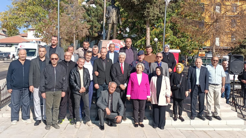 Muhtarlar g&uuml;nlerini kutladı