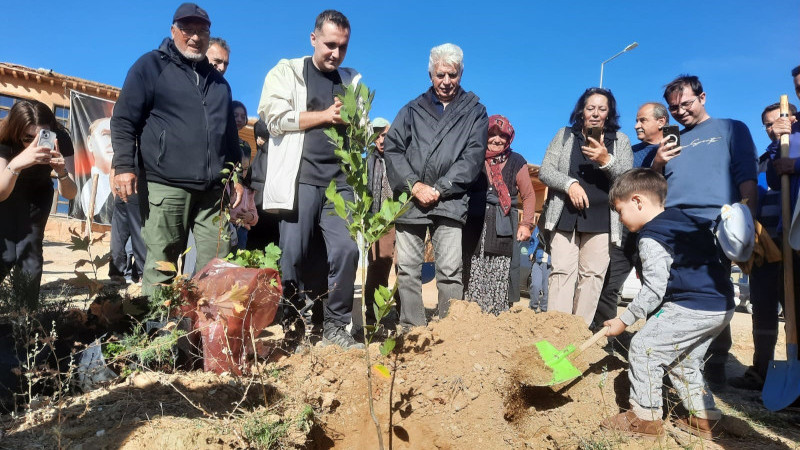 Atat&uuml;rk, Sonsuz Ş&uuml;kran K&ouml;y&uuml;nde ağa&ccedil;larla yaşayacak