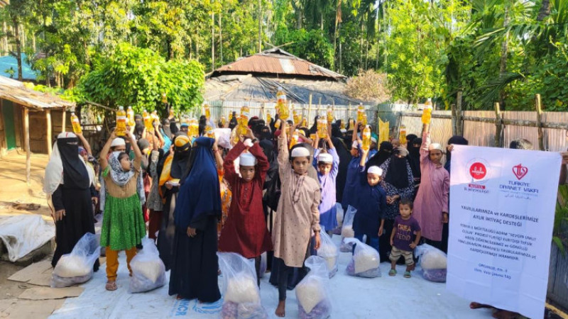G&ouml;n&uuml;ll&uuml; anneler 200 yetim aileye d&uuml;zenli destek sağlıyor