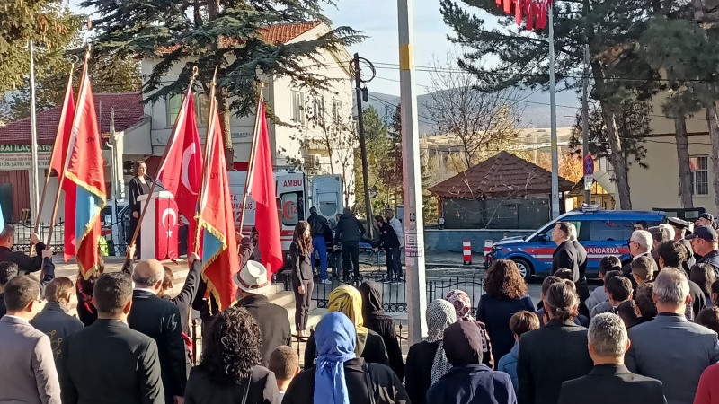 Atat&uuml;rk'&uuml; anma t&ouml;reni esnasında fenalaşan gazi hastanelik oldu
