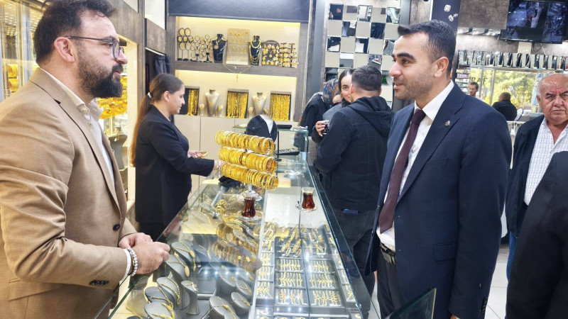 Bah&ccedil;eli talimat verdi, MHP Beyşehir esnafla kucaklaştı