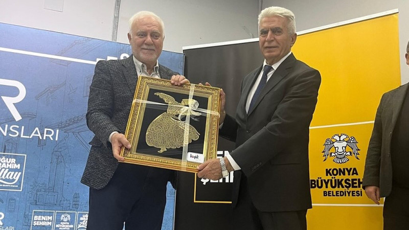 Prof.Dr.Nihat Hatipoğlu il&ccedil;e sakinleriyle konferansta buluştu