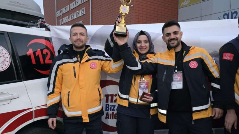 Beyşehir 112&rsquo;den ambulans rallisinde &ccedil;ifte zafer