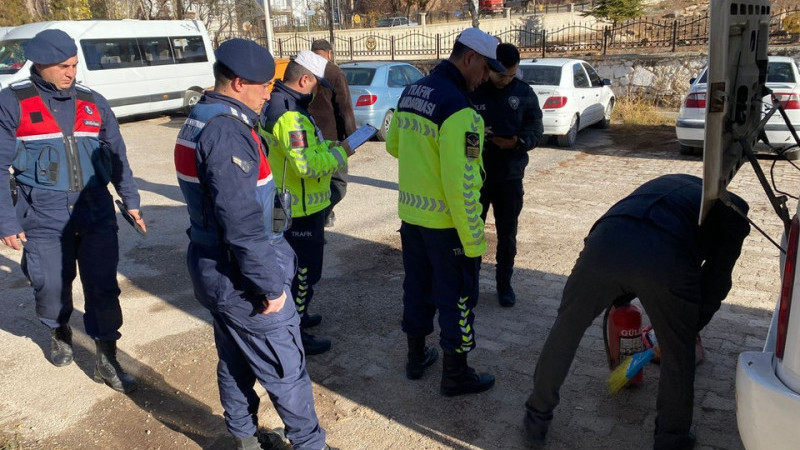 Derbent&rsquo;te servislere Beyşehir jandarması destekli denetim