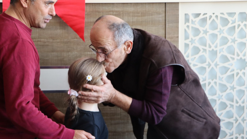 Engeller sevgiyle aşıldı