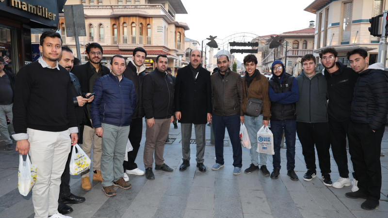 Altay,Şeb-i Arus etkinlikleri i&ccedil;in gelen misafirlerle ve esnafla buluştu