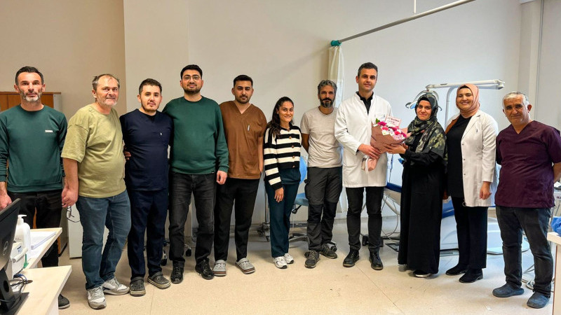 &Ouml;zveriyle &Ccedil;alışan Teknisyenlere Başhekimlikten Jest