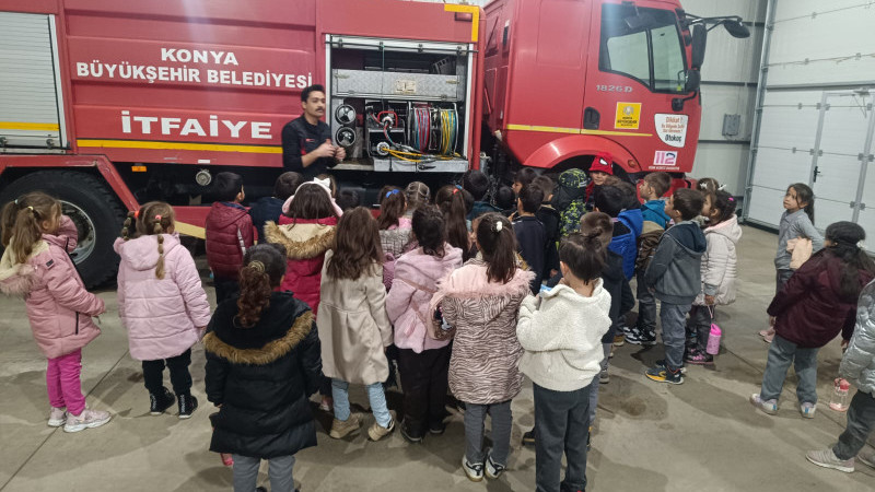 Ateşle şaka olmaz! Minikler yangın g&uuml;venliğini yaşayarak &ouml;ğrendi