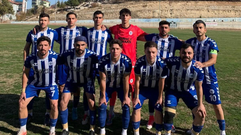 Martılar 1 puana razı oldu, &Uuml;z&uuml;ml&uuml;spor 3 puanı 4 golle aldı