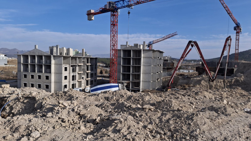 Beyşehir&rsquo;de yeni TOKİ konutları  hızla y&uuml;kseliyor