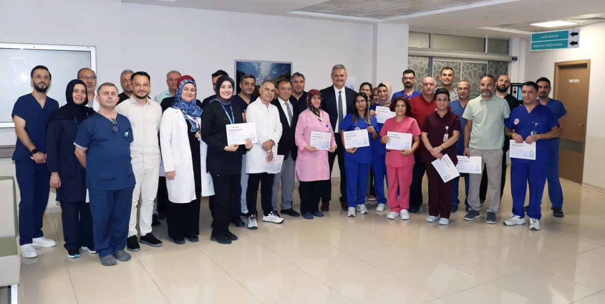 Beyşehirli doktor anjiyo ekibine ödül aldı