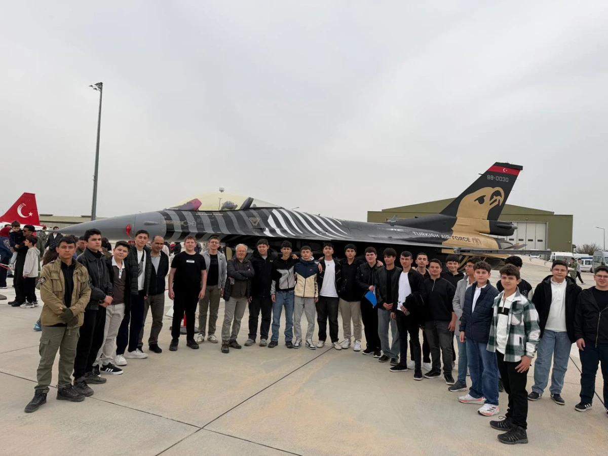 Huğlulu &ouml;ğrencilerden g&ouml;ky&uuml;z&uuml;ne yakın bakış!