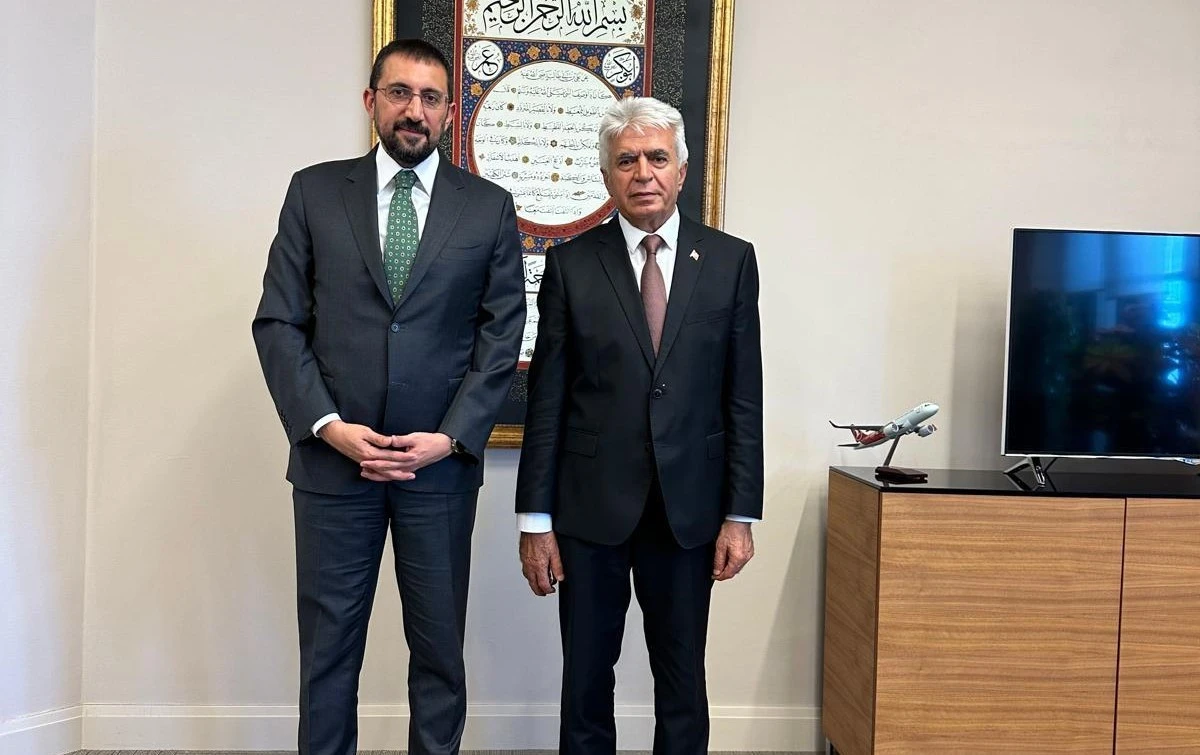 H&uuml;y&uuml;k'e &ccedil;ifte m&uuml;jde