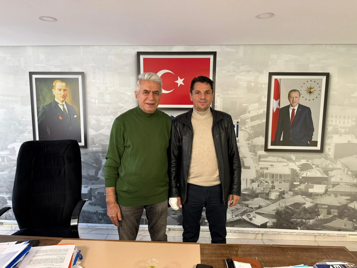 H&uuml;y&uuml;kl&uuml; iş insanları aynı &ccedil;atı altında