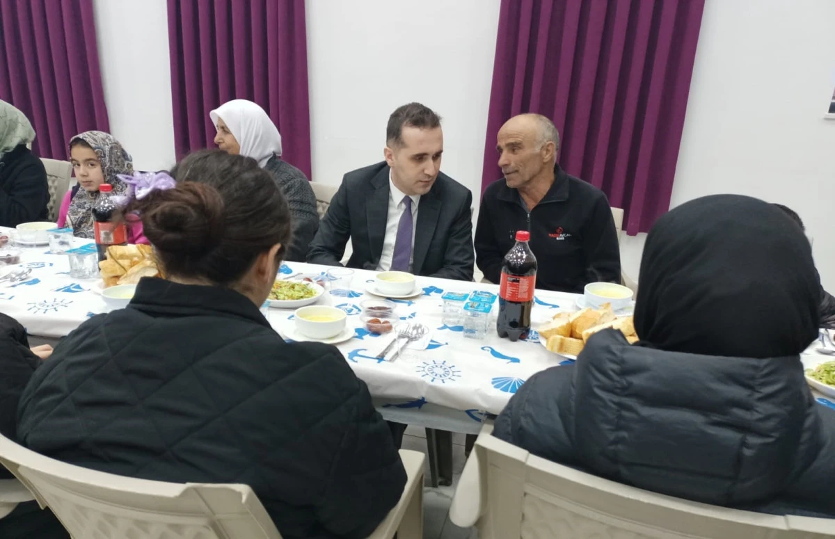 H&uuml;y&uuml;k&rsquo;te kardeşlik sofrası kuruldu