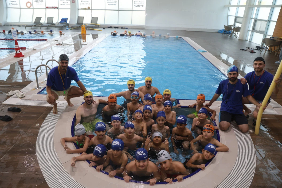 İl&ccedil;elerde y&uuml;zme bilmeyen kalmıyor