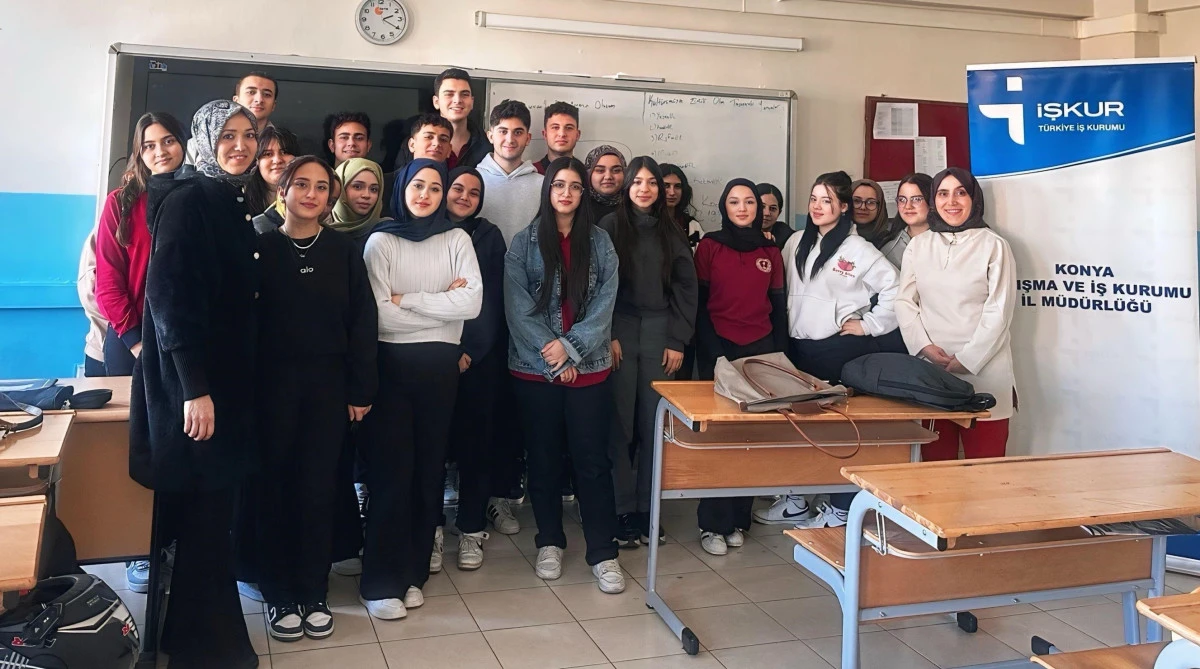 İŞKUR&rsquo;dan &ouml;ğrencilere yol haritası