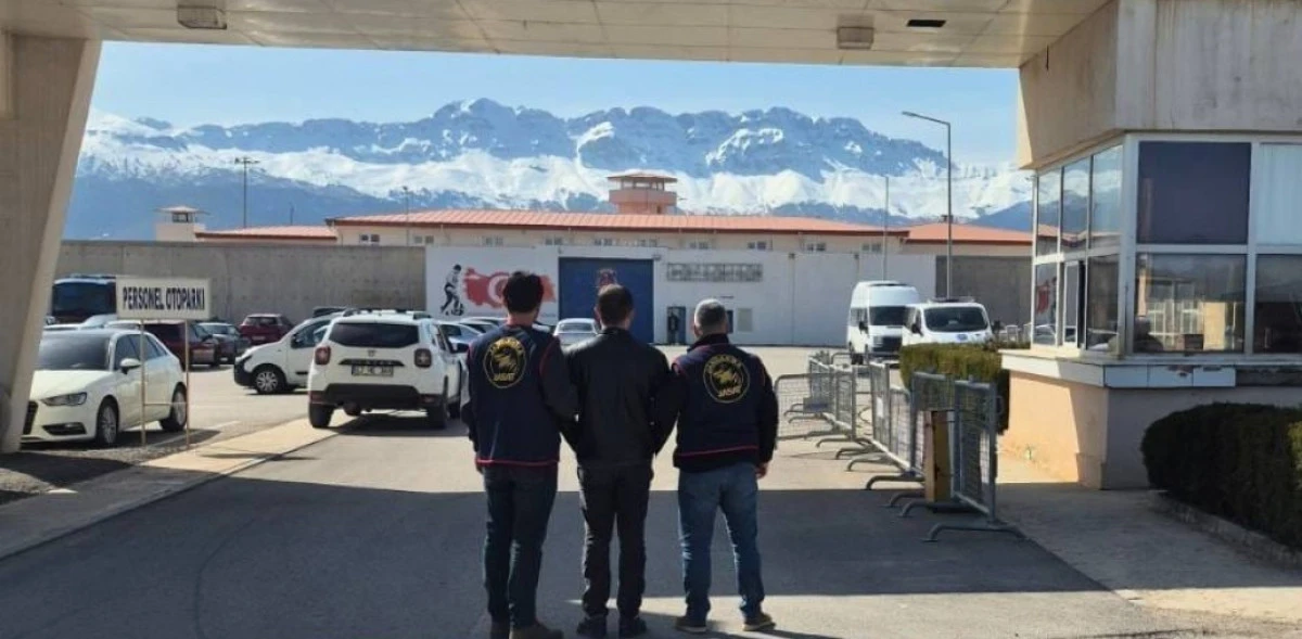 Jandarma su&ccedil;lulara nefes aldırmadı